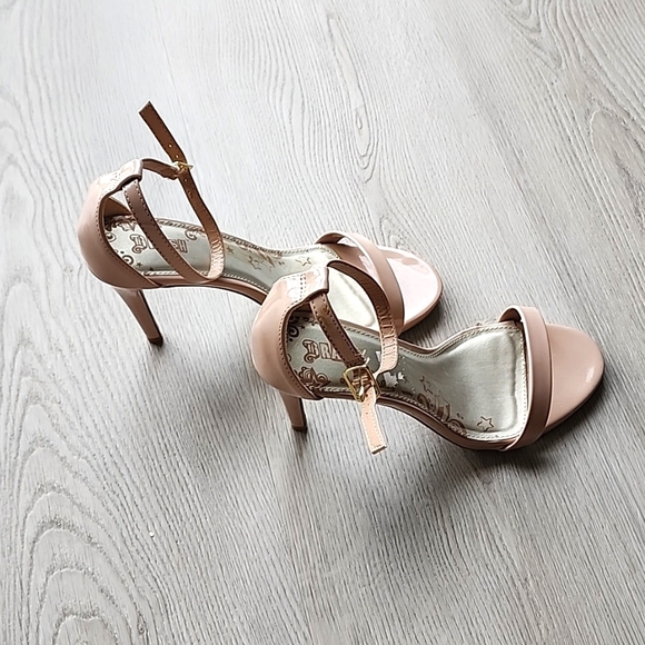 BRASH LEATHER STRAPPY HEELS - Picture 4 of 5